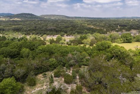 000 Oakridge Trail Pipe Creek TX 78063
