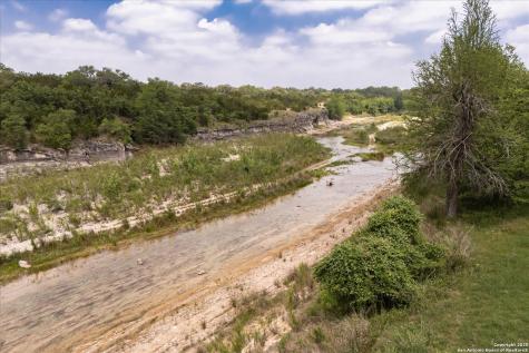 000 Oakridge Trail Pipe Creek TX 78063