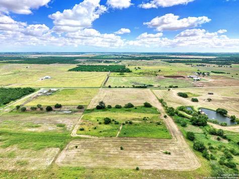 3192 Atascosa County Road 101 Floresville TX 78114