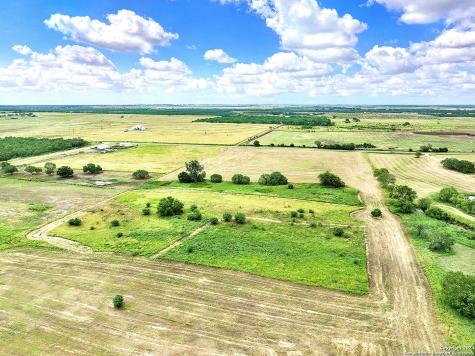 3192 Atascosa County Road 101 Floresville TX 78114