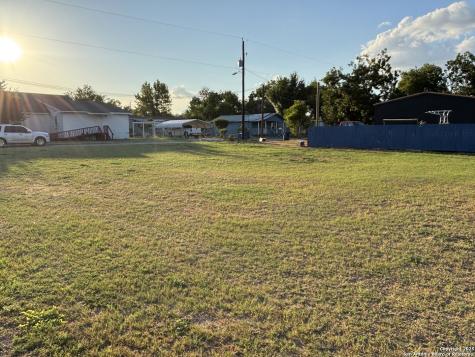 Tbd N Water Street Pleasanton TX 78064