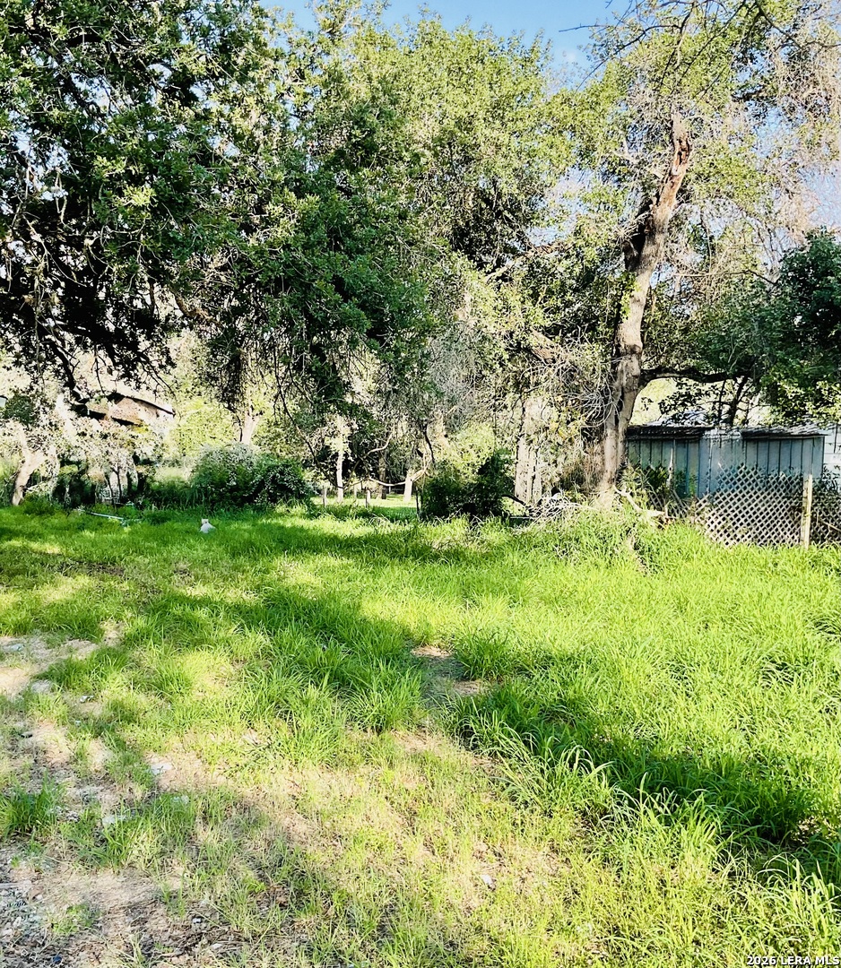 127 Little Creek Drive Floresville TX 78114