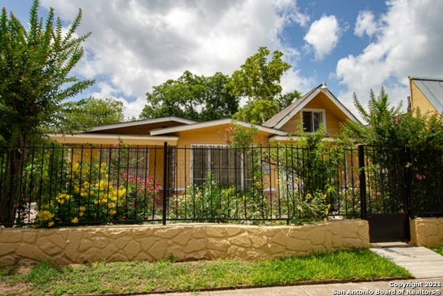 302 S San Eduardo Avenue San Antonio TX 78237