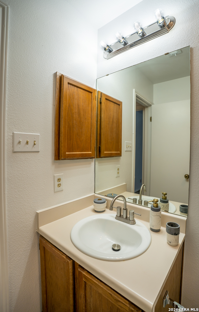 6014 Loch Maree San Antonio TX 78240