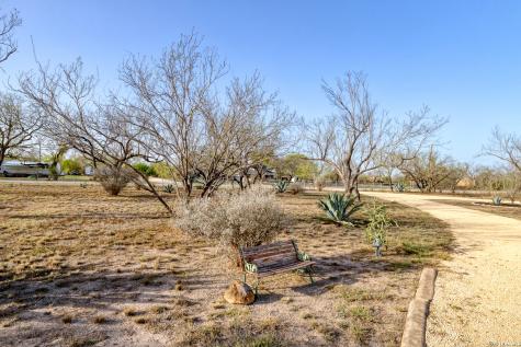 1509 Westward Trail Uvalde TX 78801