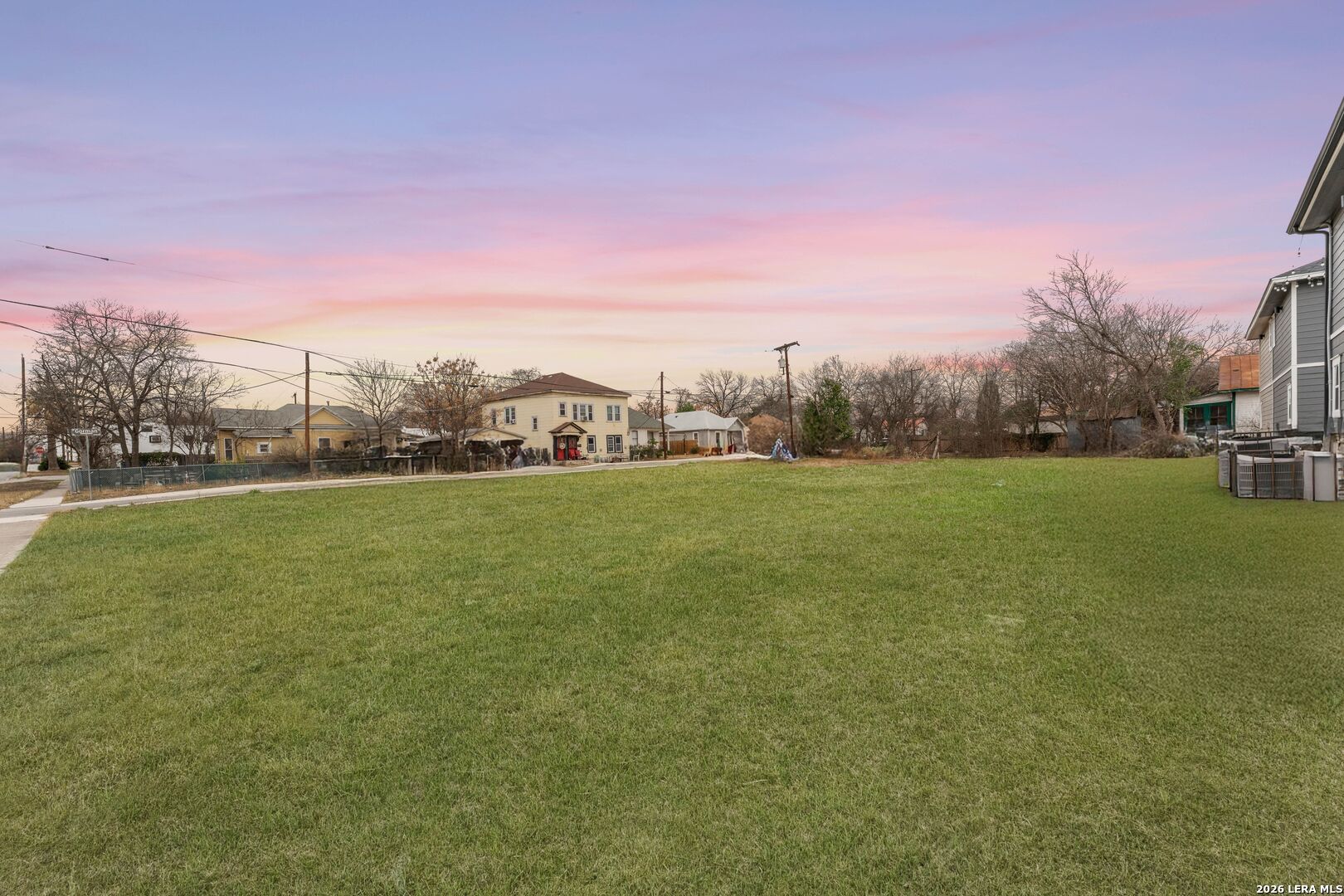 903/907 Dawson San Antonio TX 78202