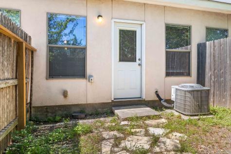 10718 Mathom Landing Universal City TX 78148