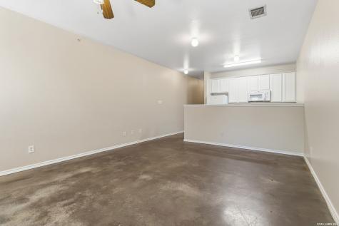 10718 Mathom Landing Universal City TX 78148