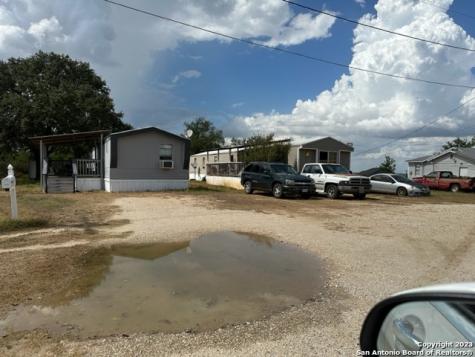 1309/1311 Hickory Street Jourdanton TX 78026