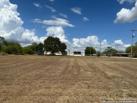 1309/1311 Hickory Street Jourdanton TX 78026