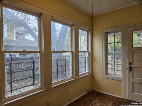 215 W Ridgewood Court San Antonio TX 78212