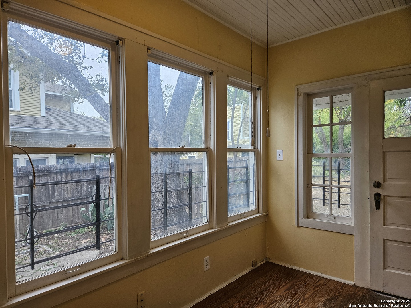 215 W Ridgewood Court San Antonio TX 78212