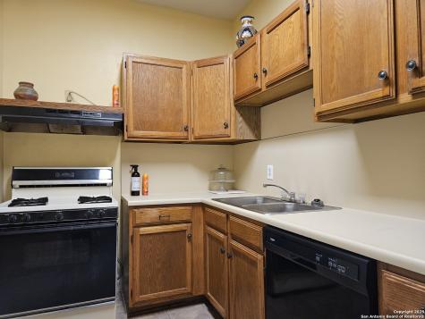 215 W Ridgewood Court San Antonio TX 78212