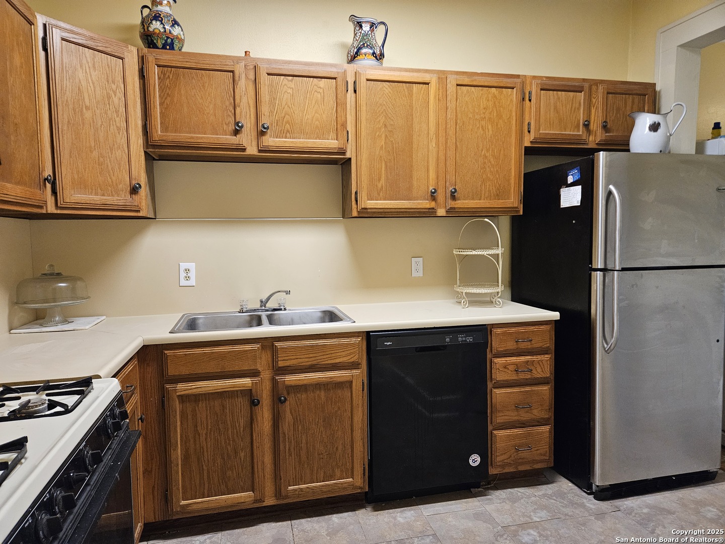 215 W Ridgewood Court San Antonio TX 78212