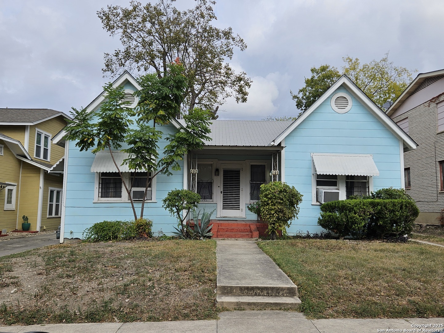 215 W Ridgewood Court San Antonio TX 78212