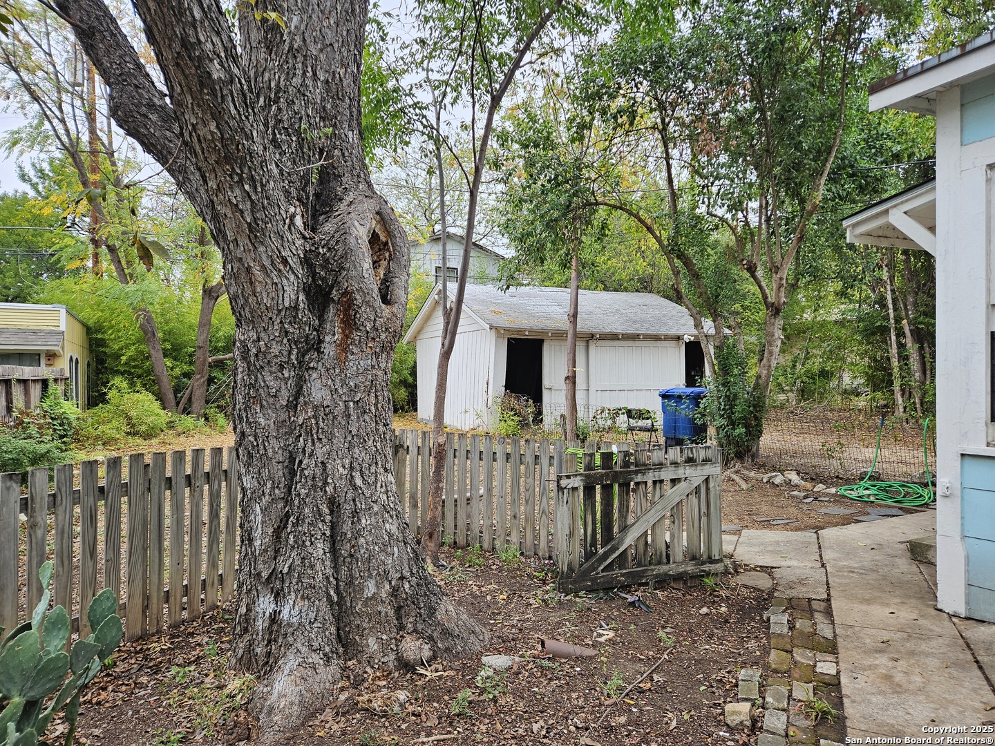 215 W Ridgewood Court San Antonio TX 78212