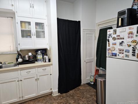 215 W Ridgewood Court San Antonio TX 78212