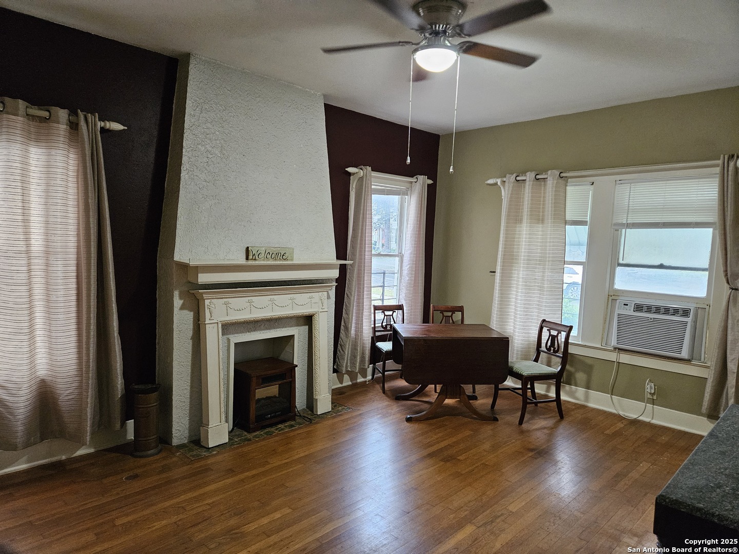 215 W Ridgewood Court San Antonio TX 78212