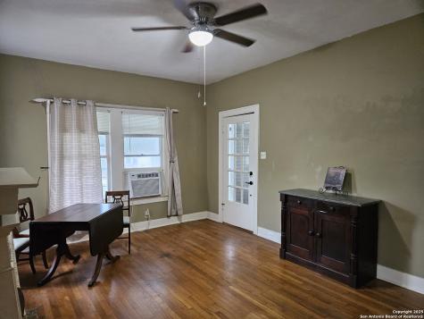 215 W Ridgewood Court San Antonio TX 78212