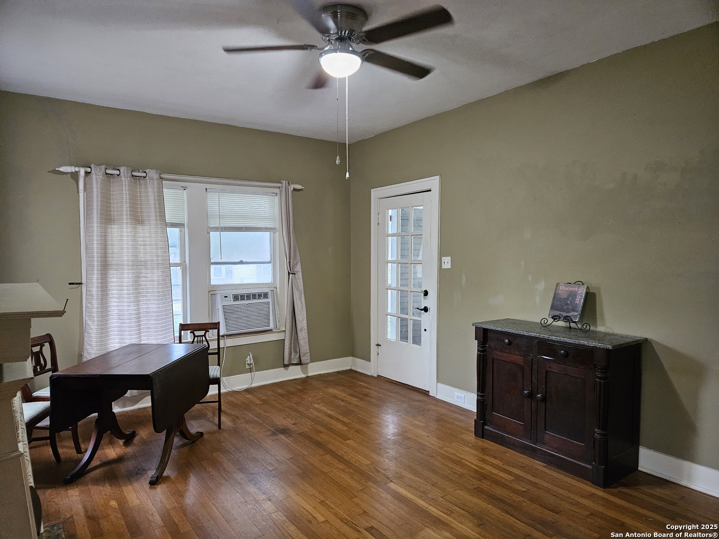 215 W Ridgewood Court San Antonio TX 78212