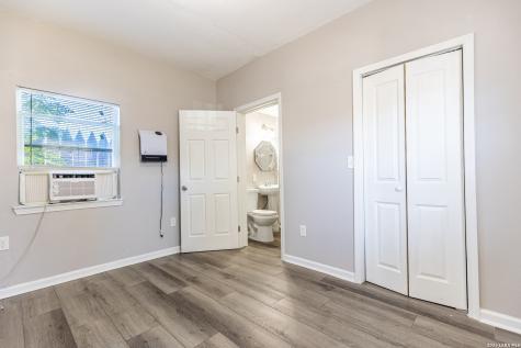 525-527 Mckinley San Antonio TX 78210