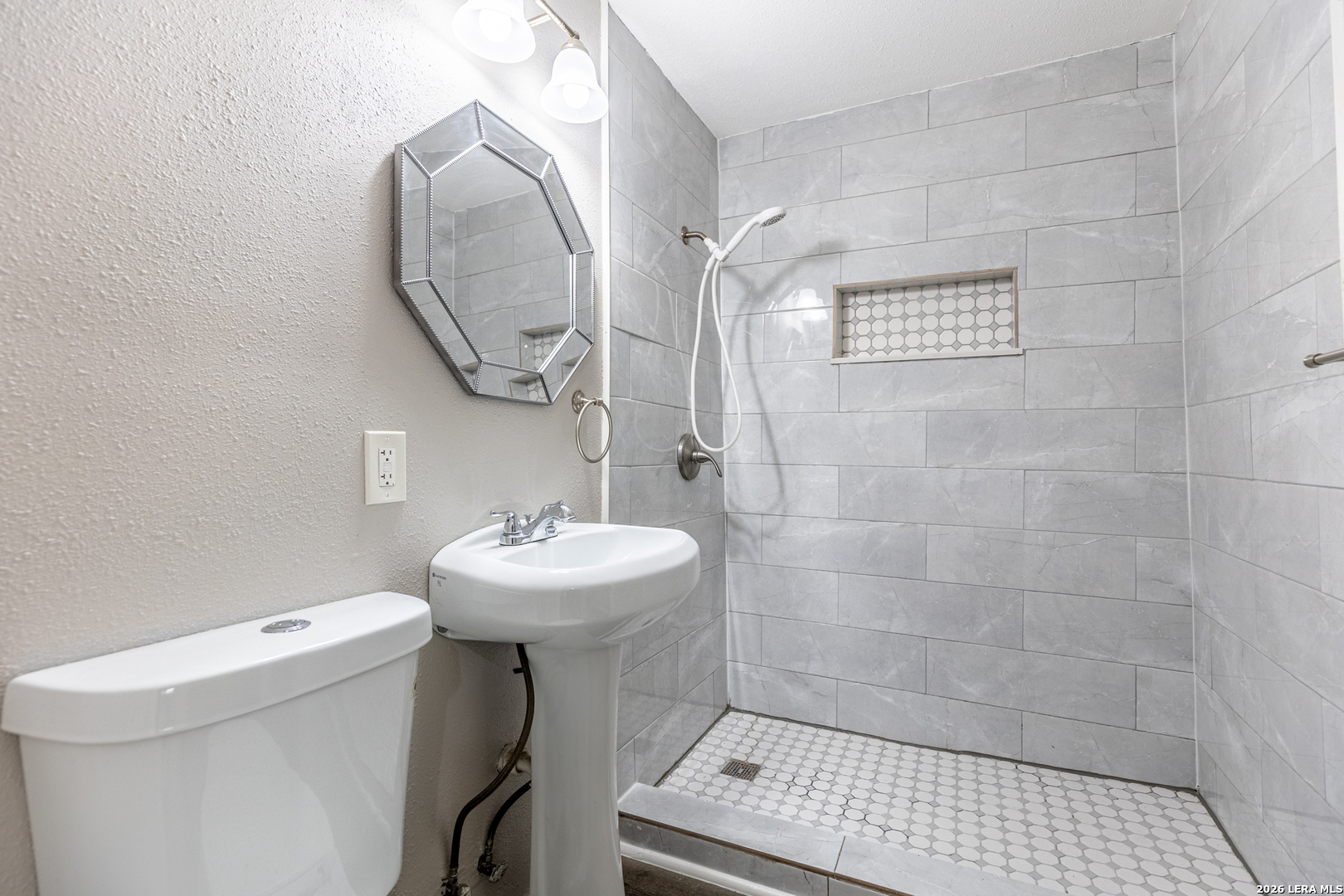525-527 Mckinley San Antonio TX 78210