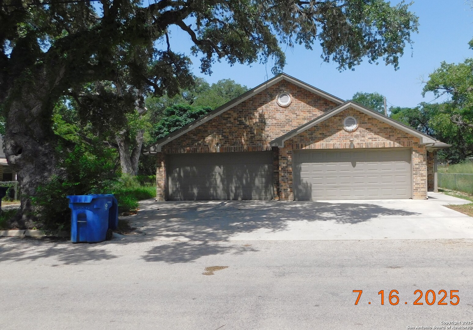 1409 W Martin Pleasanton TX 78064