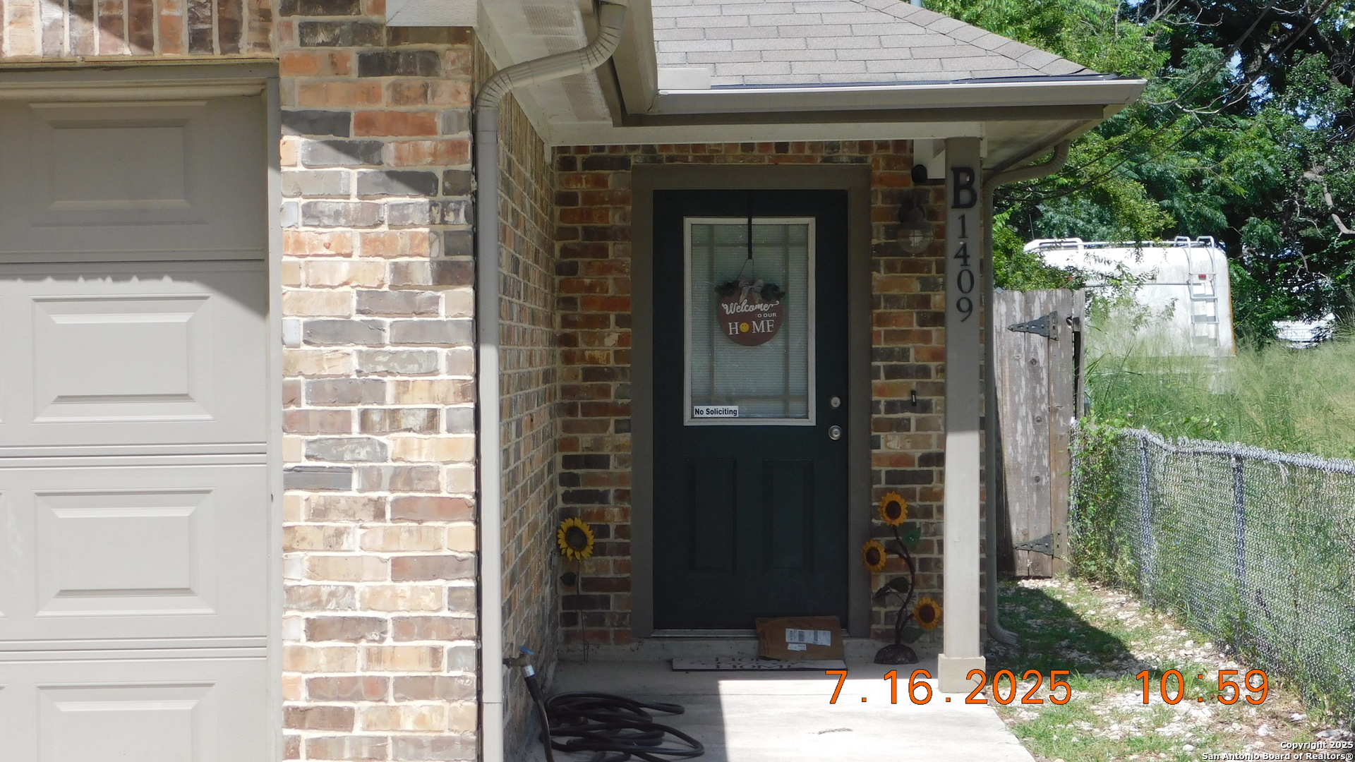 1409 W Martin Pleasanton TX 78064