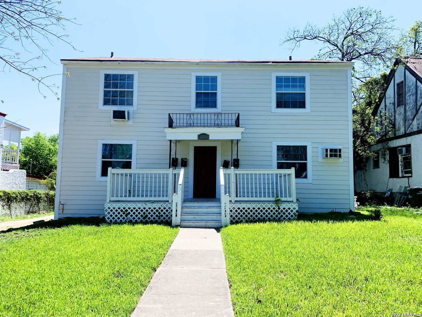 1524 W Woodlawn San Antonio TX 78201