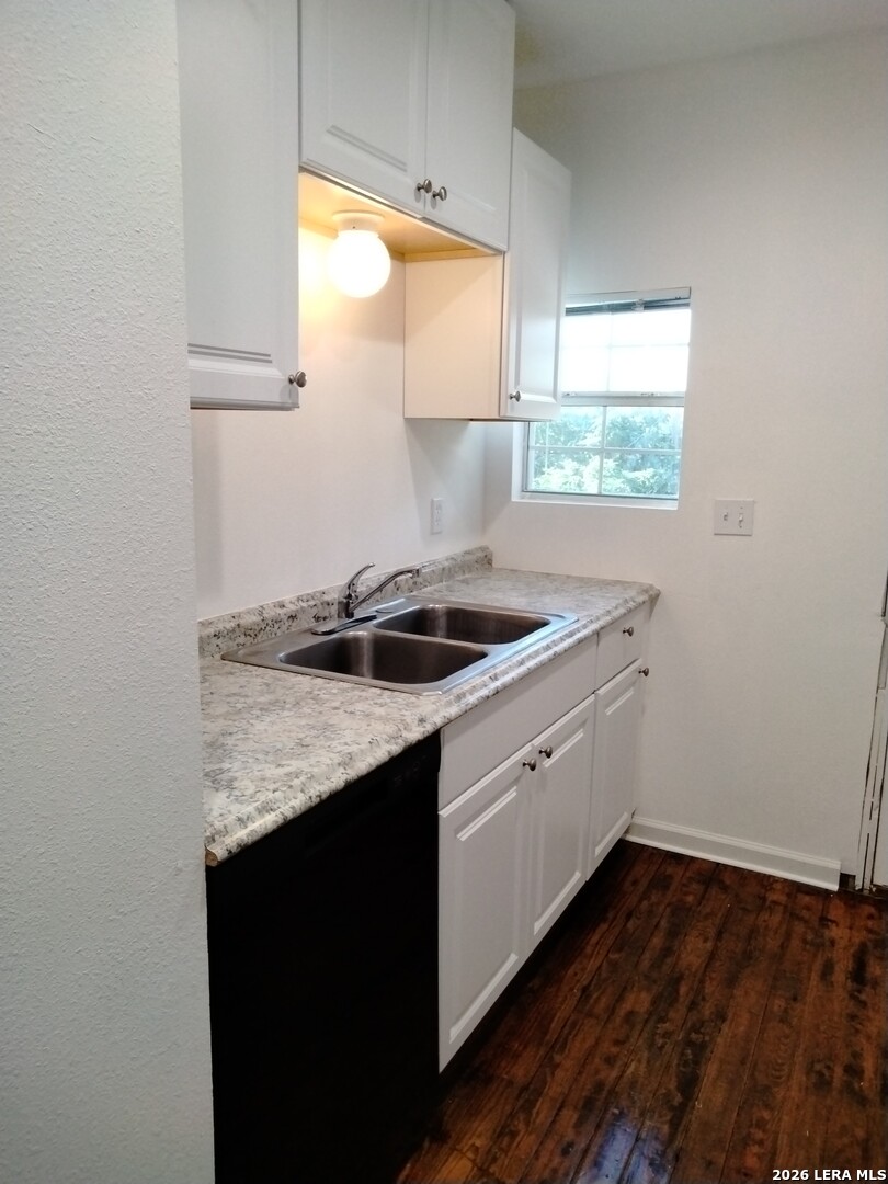 1524 W Woodlawn San Antonio TX 78201