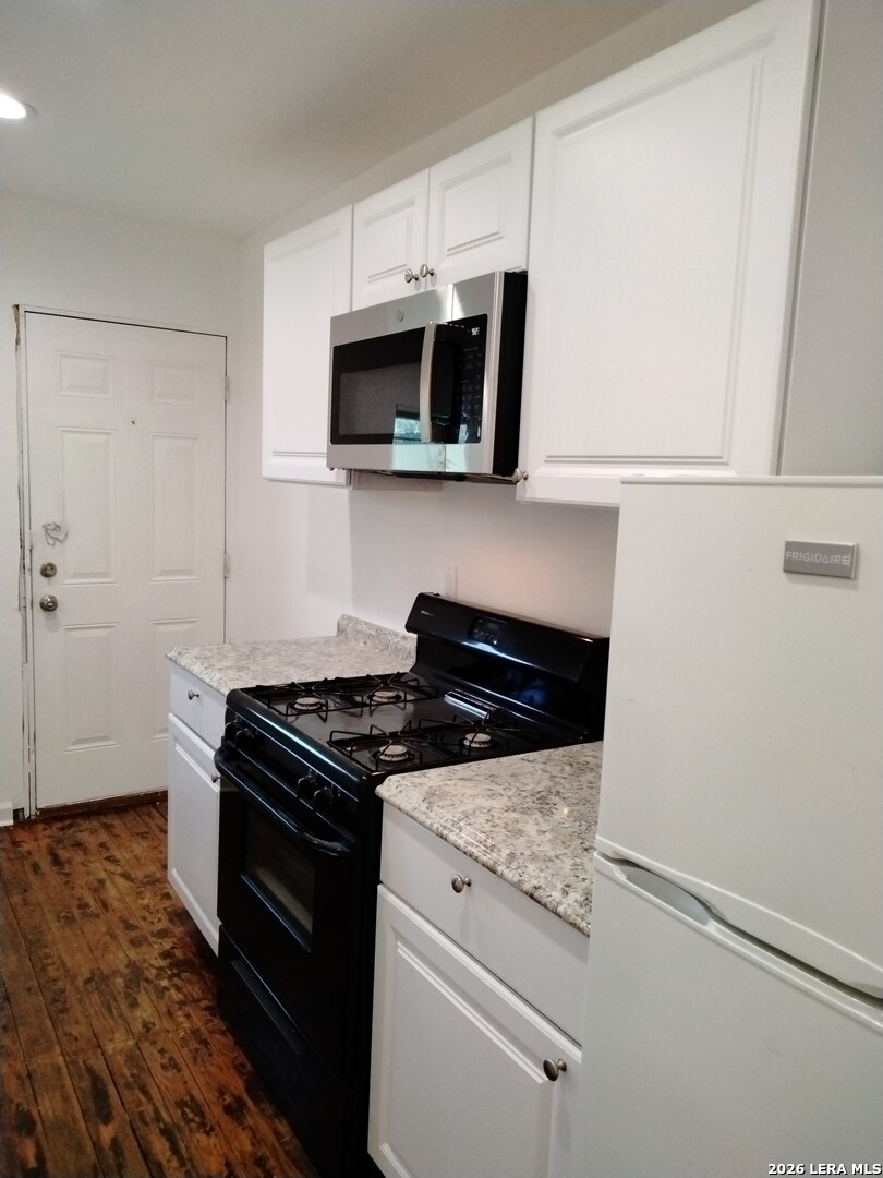 1524 W Woodlawn San Antonio TX 78201