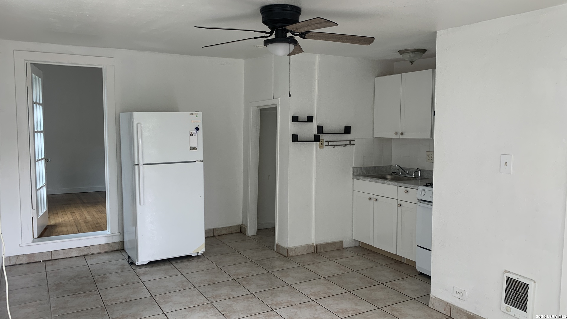 1524 W Woodlawn San Antonio TX 78201