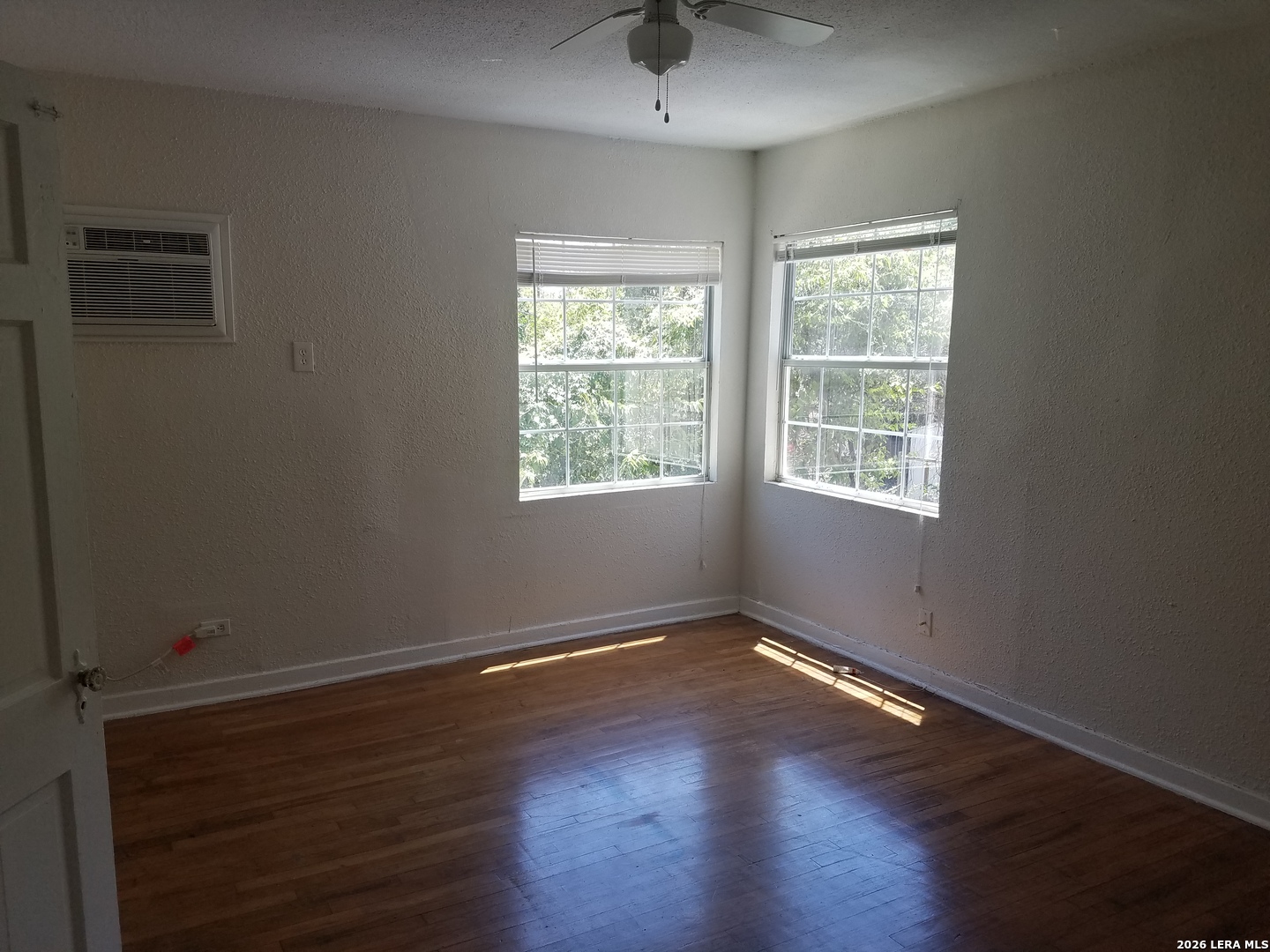 1524 W Woodlawn San Antonio TX 78201