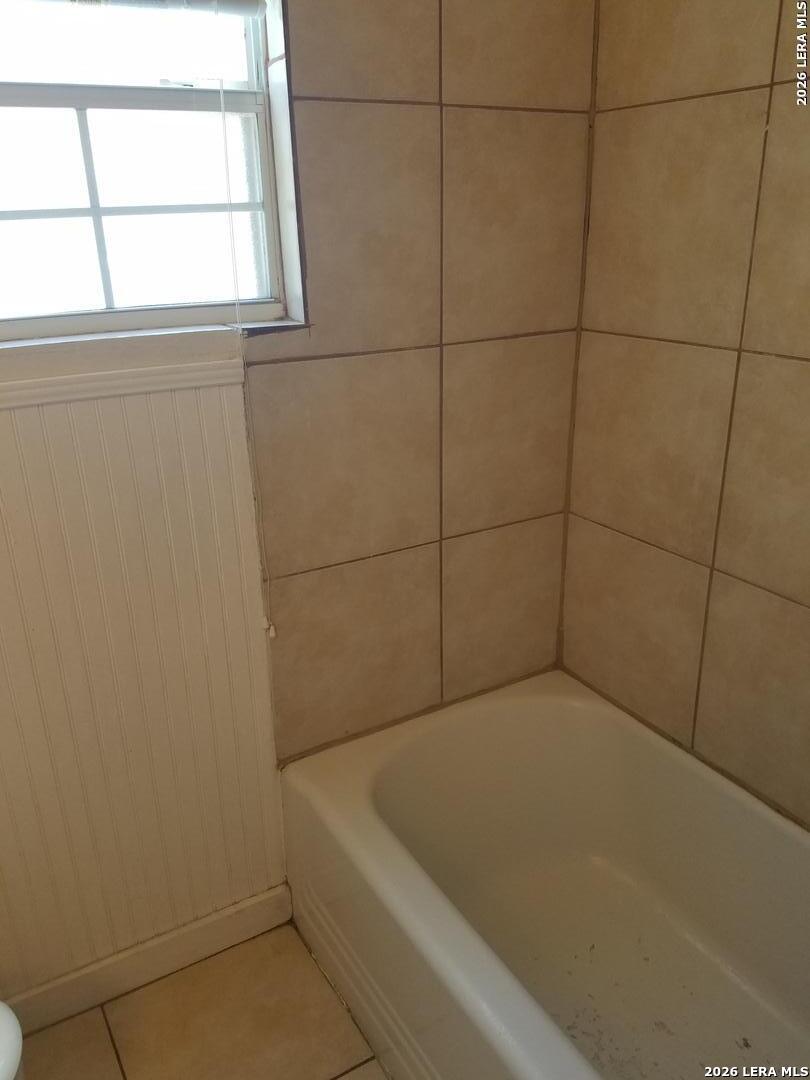 1524 W Woodlawn San Antonio TX 78201