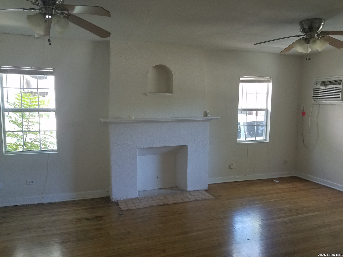 1524 W Woodlawn San Antonio TX 78201