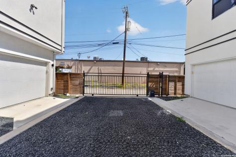 1735 W Gramercy Place San Antonio TX 78201