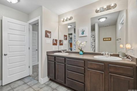 2706 Lake Louise San Antonio TX 78228