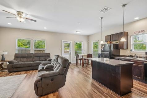 2706 Lake Louise San Antonio TX 78228