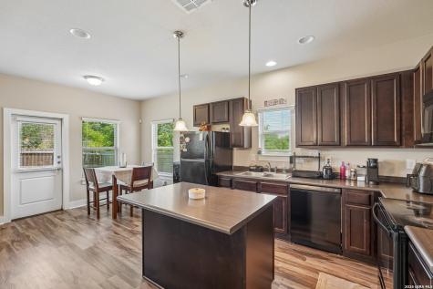 2706 Lake Louise San Antonio TX 78228