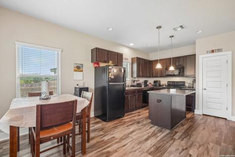 2706 Lake Louise San Antonio TX 78228