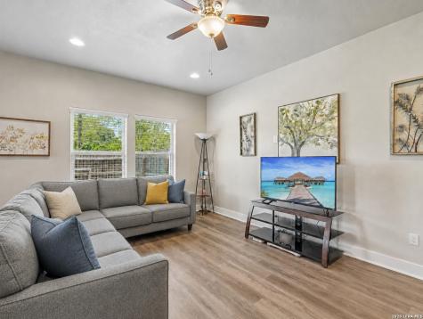 2706 Lake Louise San Antonio TX 78228