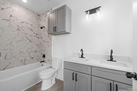627 S Olive St, #101, 201 San Antonio TX 78203