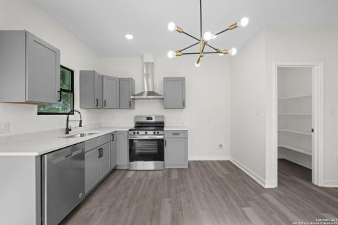 627 S Olive St, #101, 201 San Antonio TX 78203