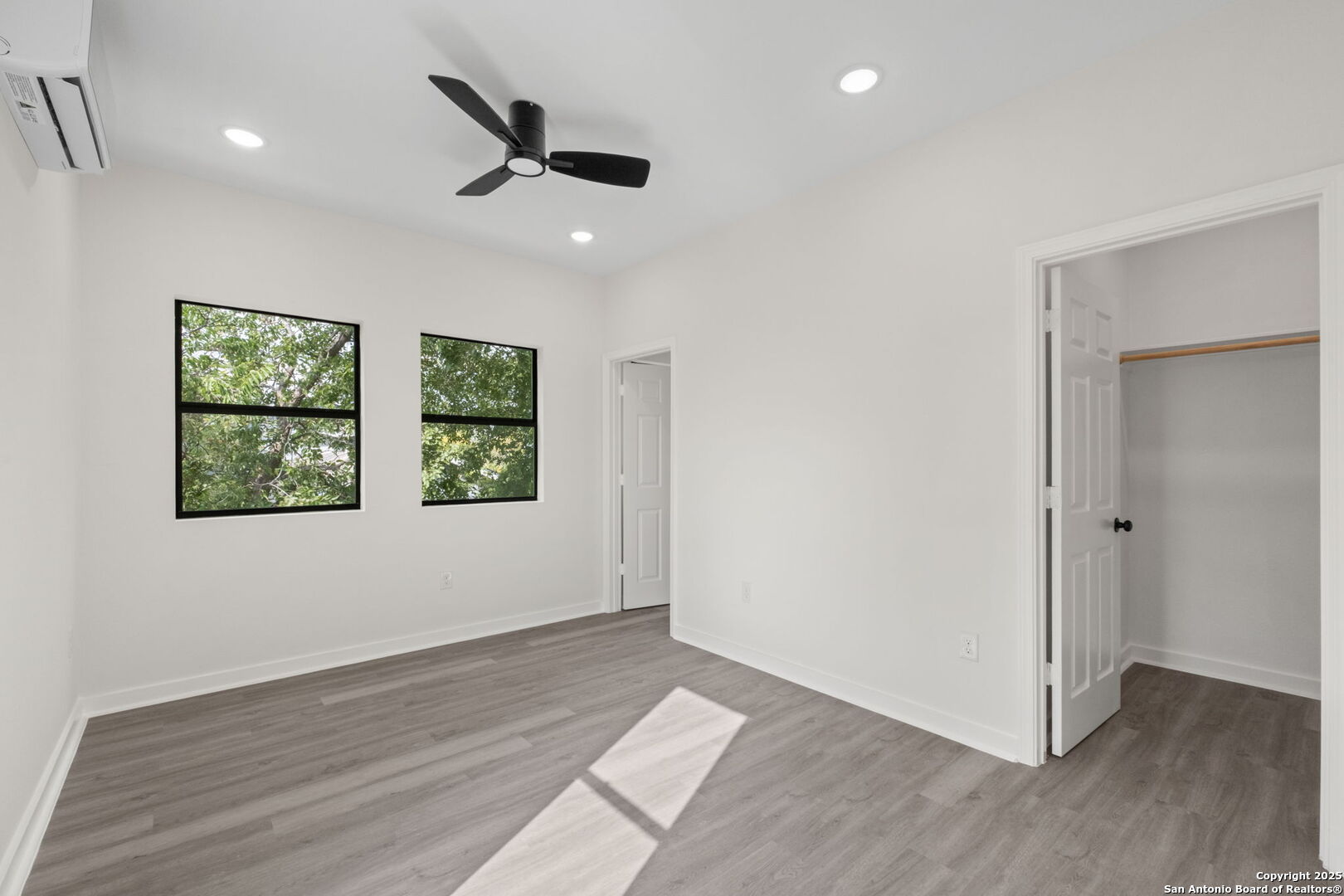 627 S Olive St, #101, 201 San Antonio TX 78203