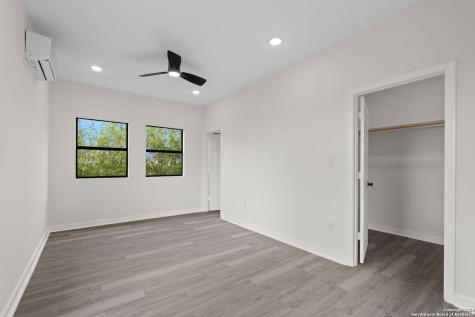 627 S Olive St, #101, 201 San Antonio TX 78203