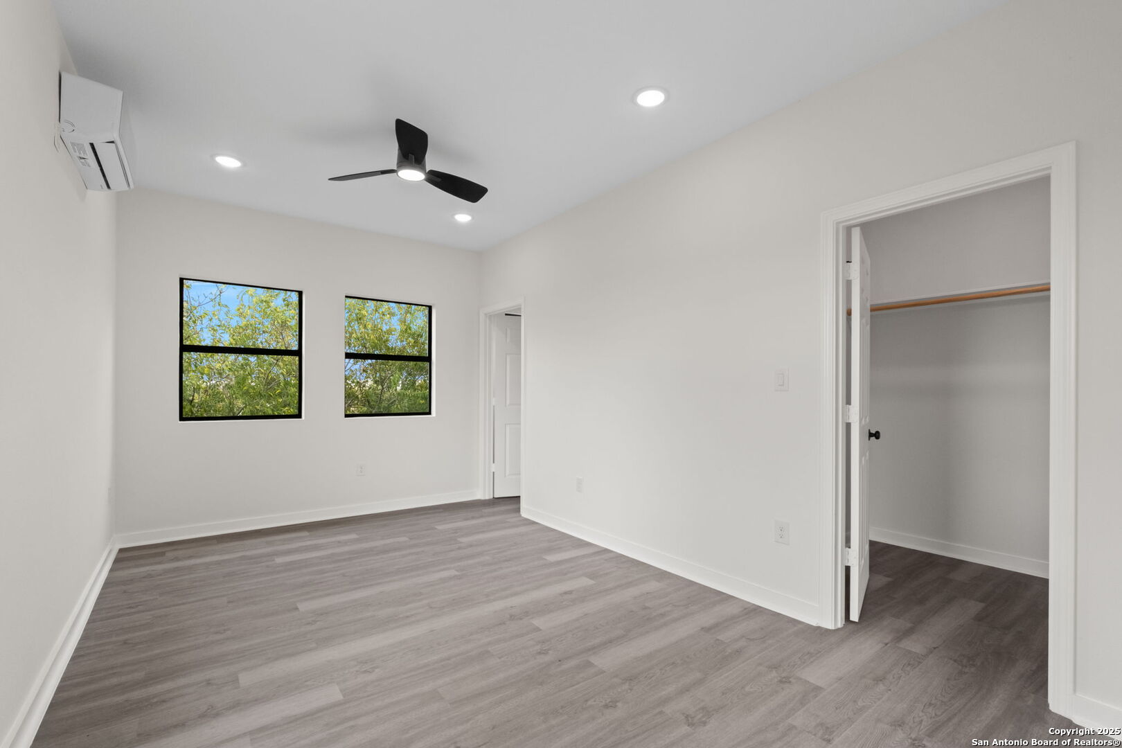 627 S Olive St, #101, 201 San Antonio TX 78203