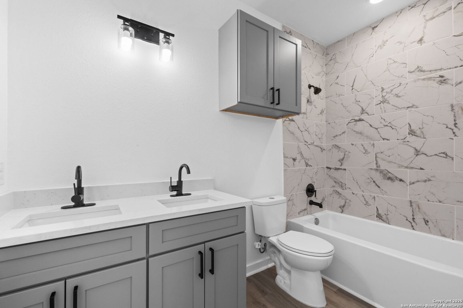627 S Olive St, #101, 201 San Antonio TX 78203