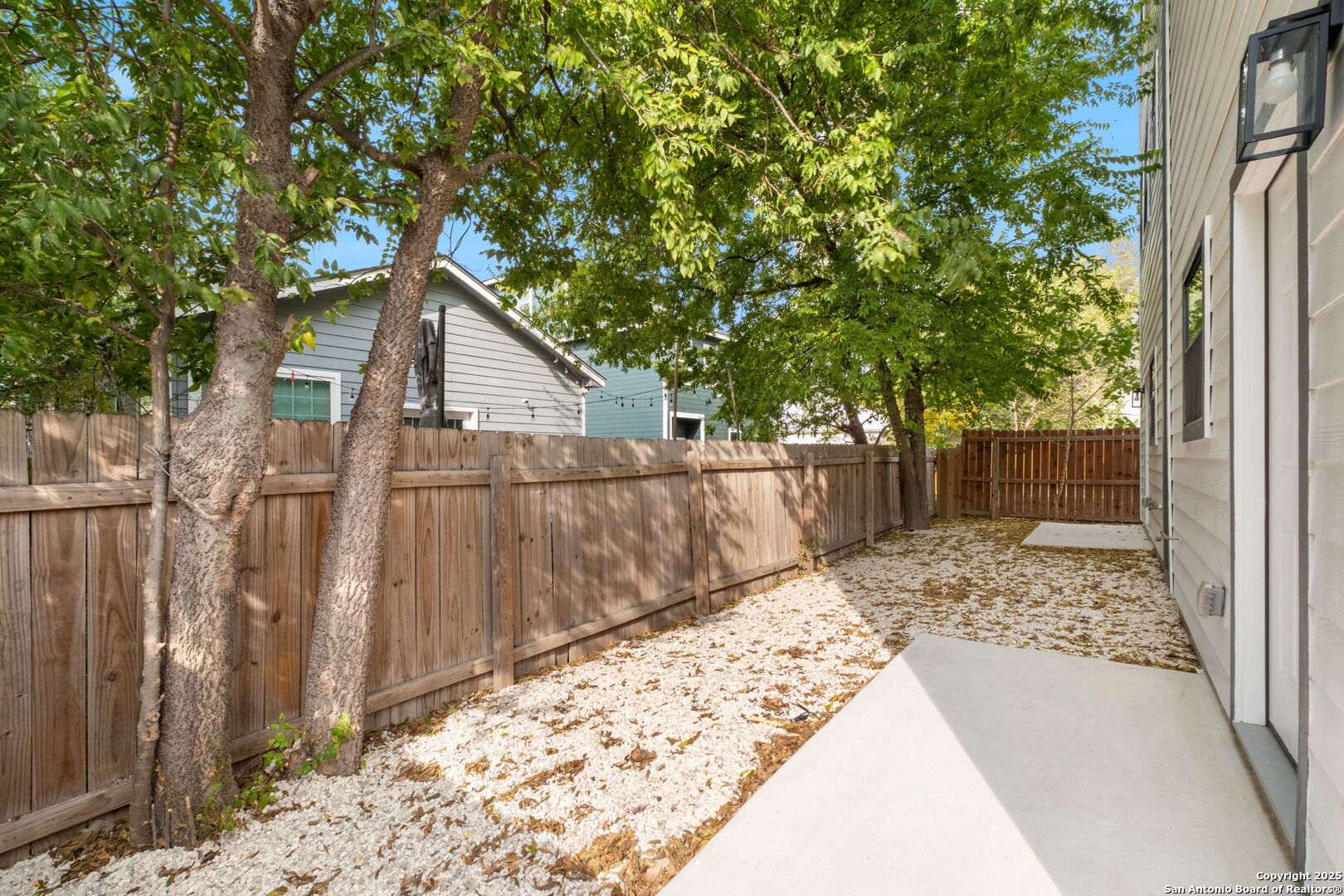627 S Olive St, #101, 201 San Antonio TX 78203