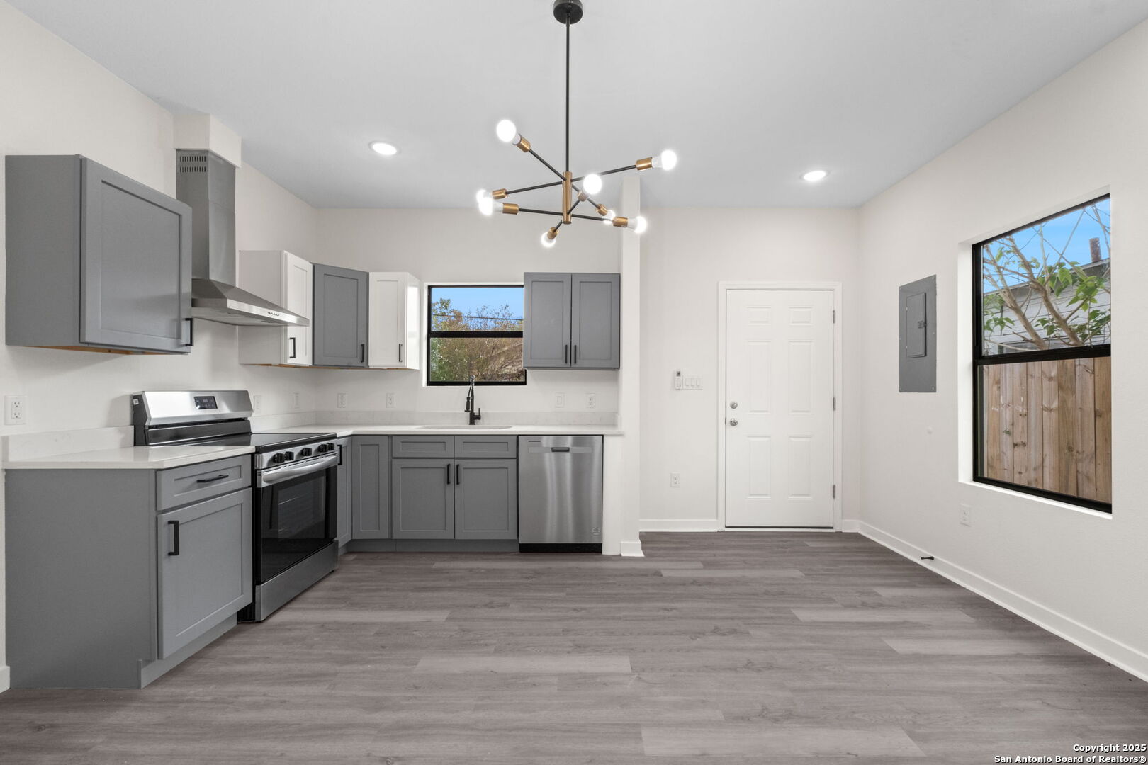 627 S Olive St, #101, 201 San Antonio TX 78203