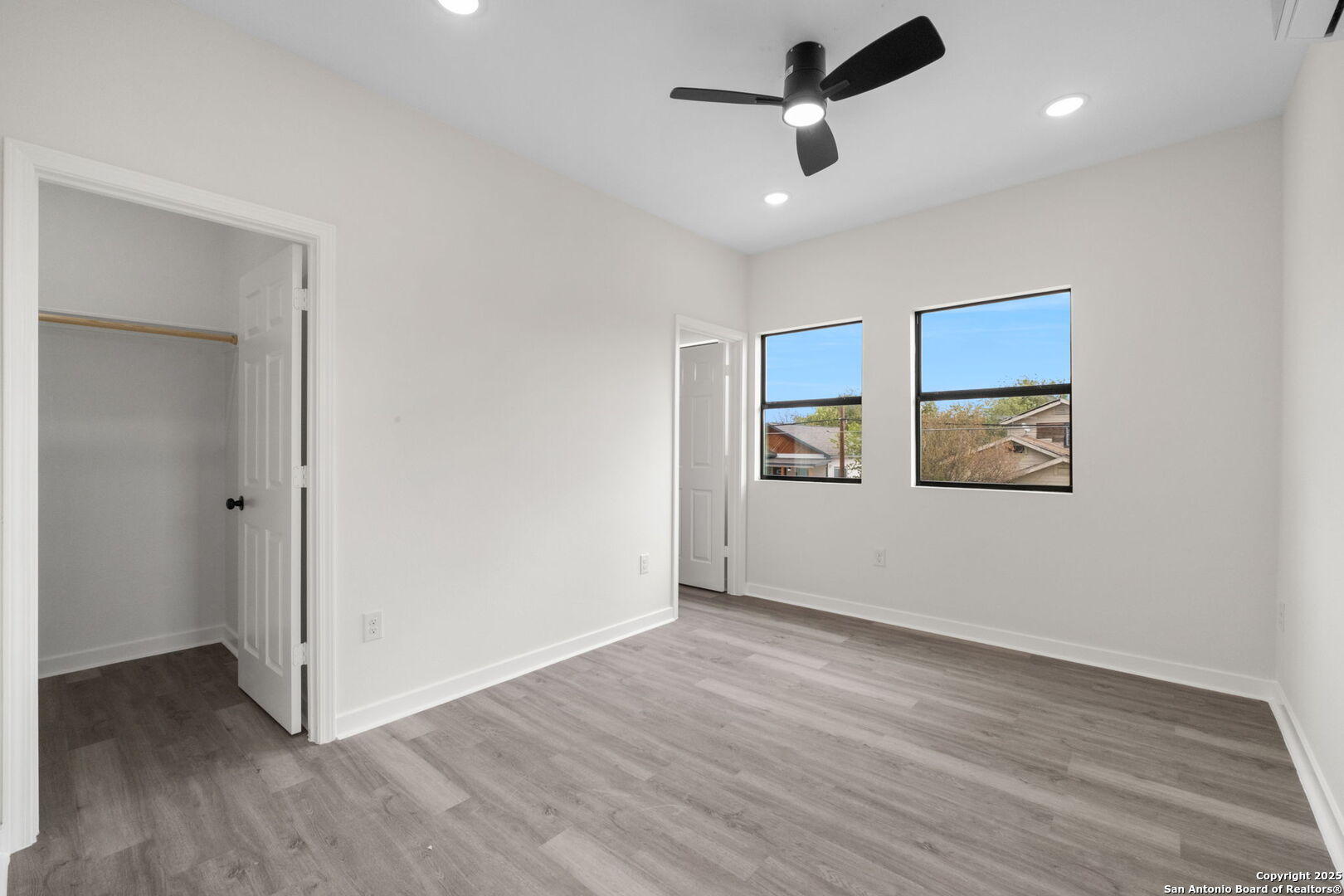 627 S Olive St, #101, 201 San Antonio TX 78203